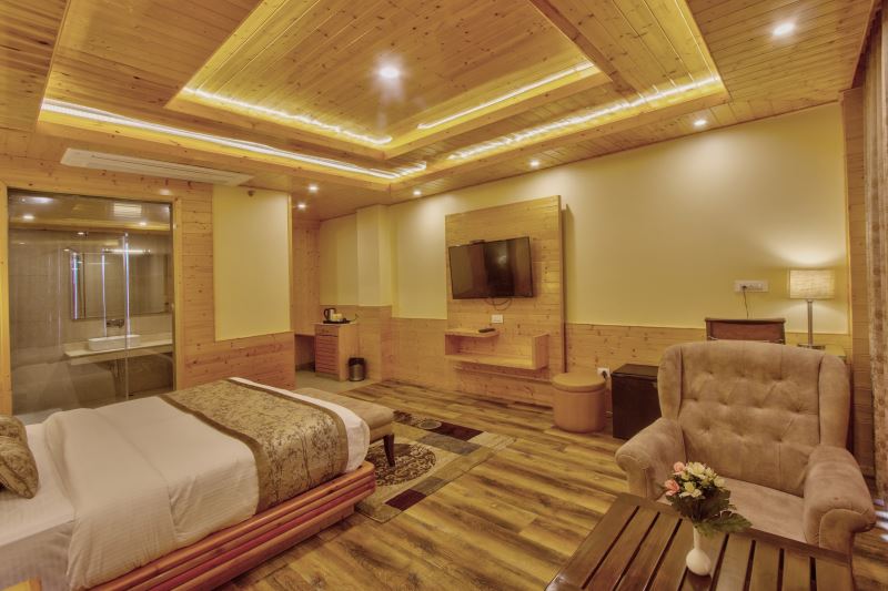 balkon room - best view room for honeymoon in manali