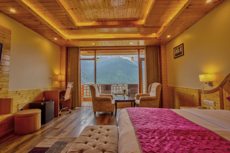 balkon room - best view room for honeymoon in manali