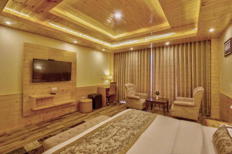 balkon room - best view room for honeymoon in manali