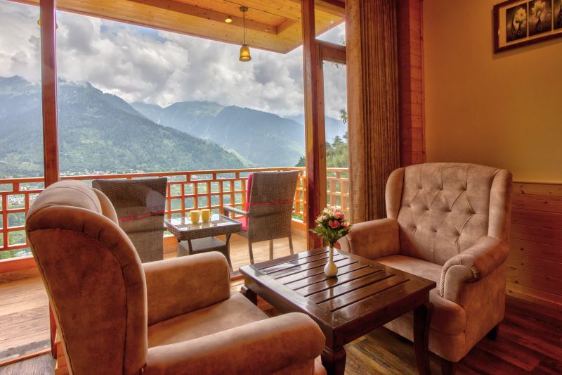 balkon room - best view room for honeymoon in manali