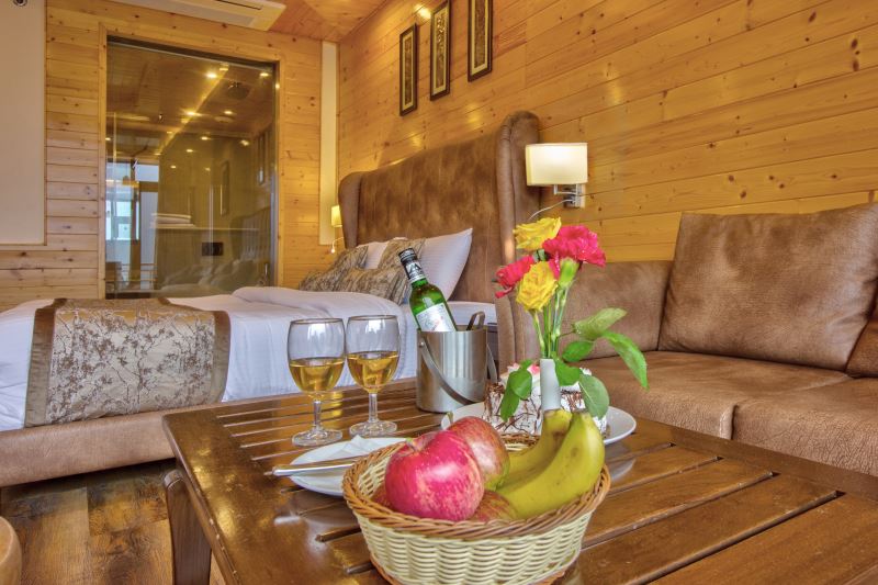 honeymoon villa - best room for honeymoon in manali